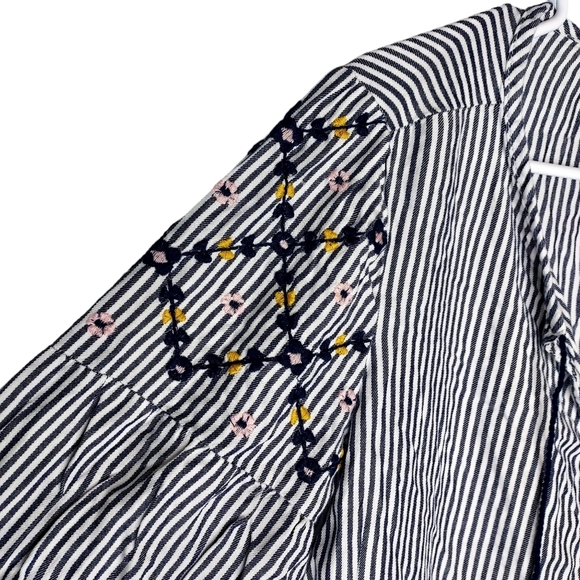 Old Navy Womens Long Sleeve Striped Spring Flower Shirt Size Medium - Picture 3 of 6